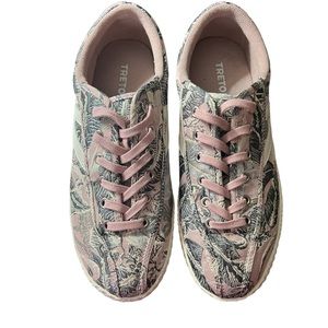 Tretorn Nylite Low-top Sneaker, Pink White, Floral Embroidered Women Size 7
